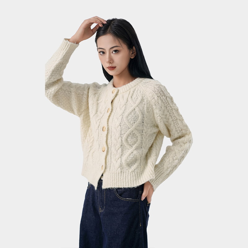 Làm thế nào áo len dệt kim có thể bổ sung cho các trang phục hoặc kiểu dáng cơ thể khác nhau?